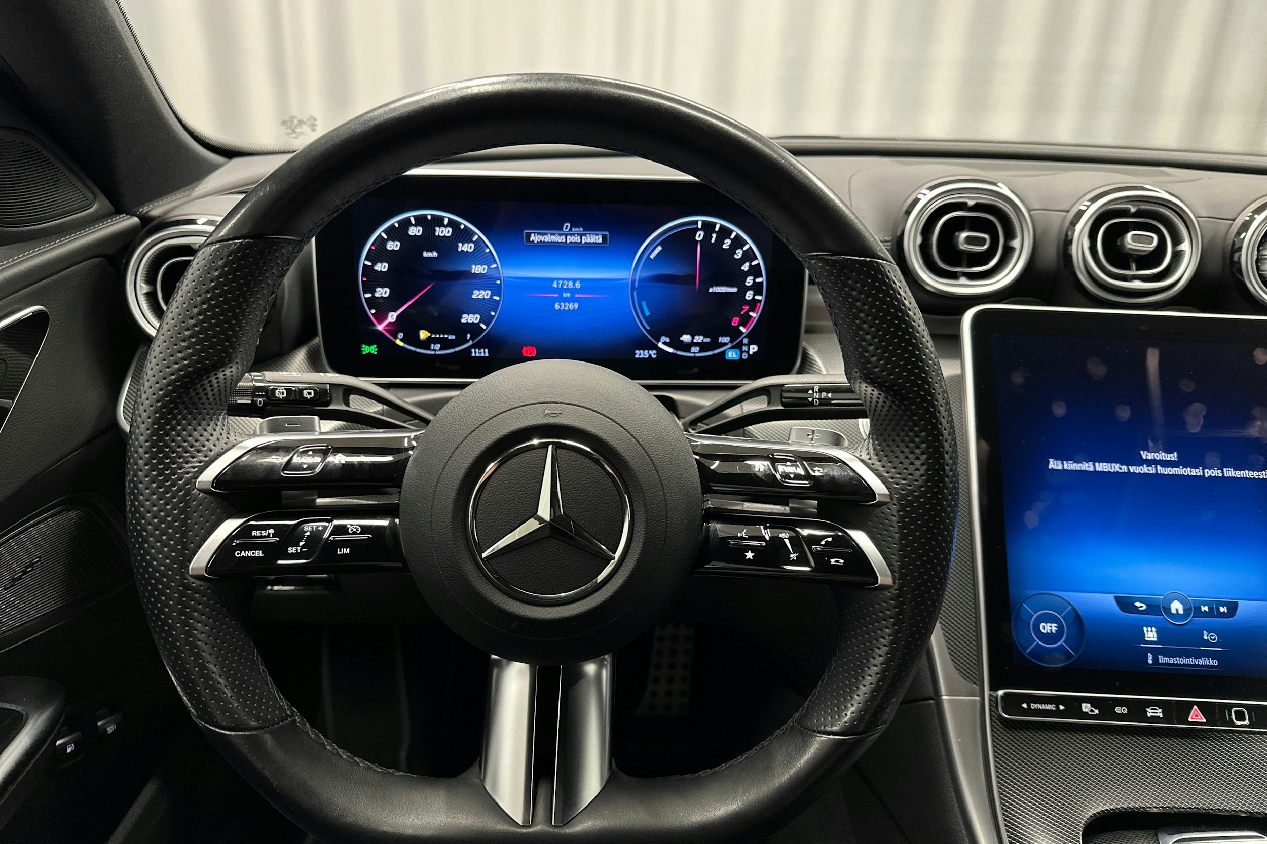 musta Mercedes-Benz C 2022 kuva 16.