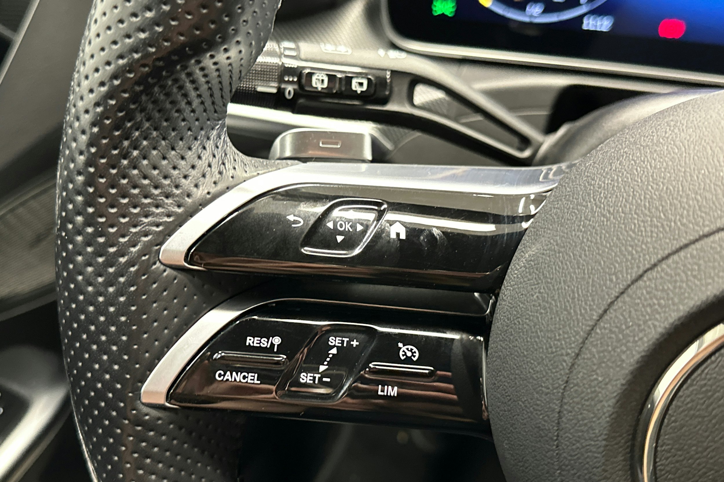 musta Mercedes-Benz C 2022 kuva 18.