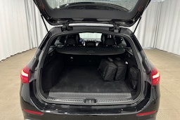 musta Mercedes-Benz C 2022 kuva 28.