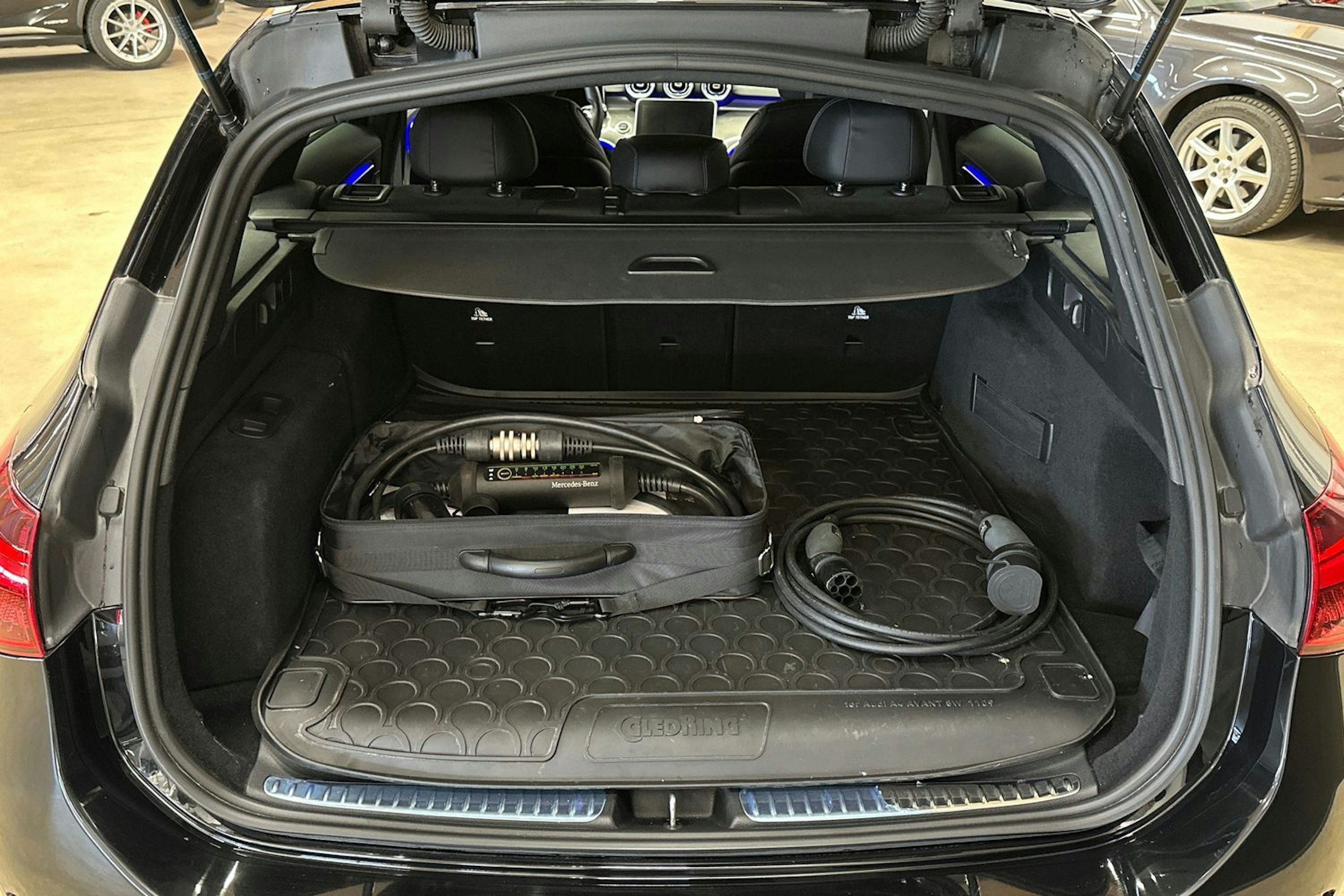 met. musta Mercedes-Benz C 2022 kuva 31.