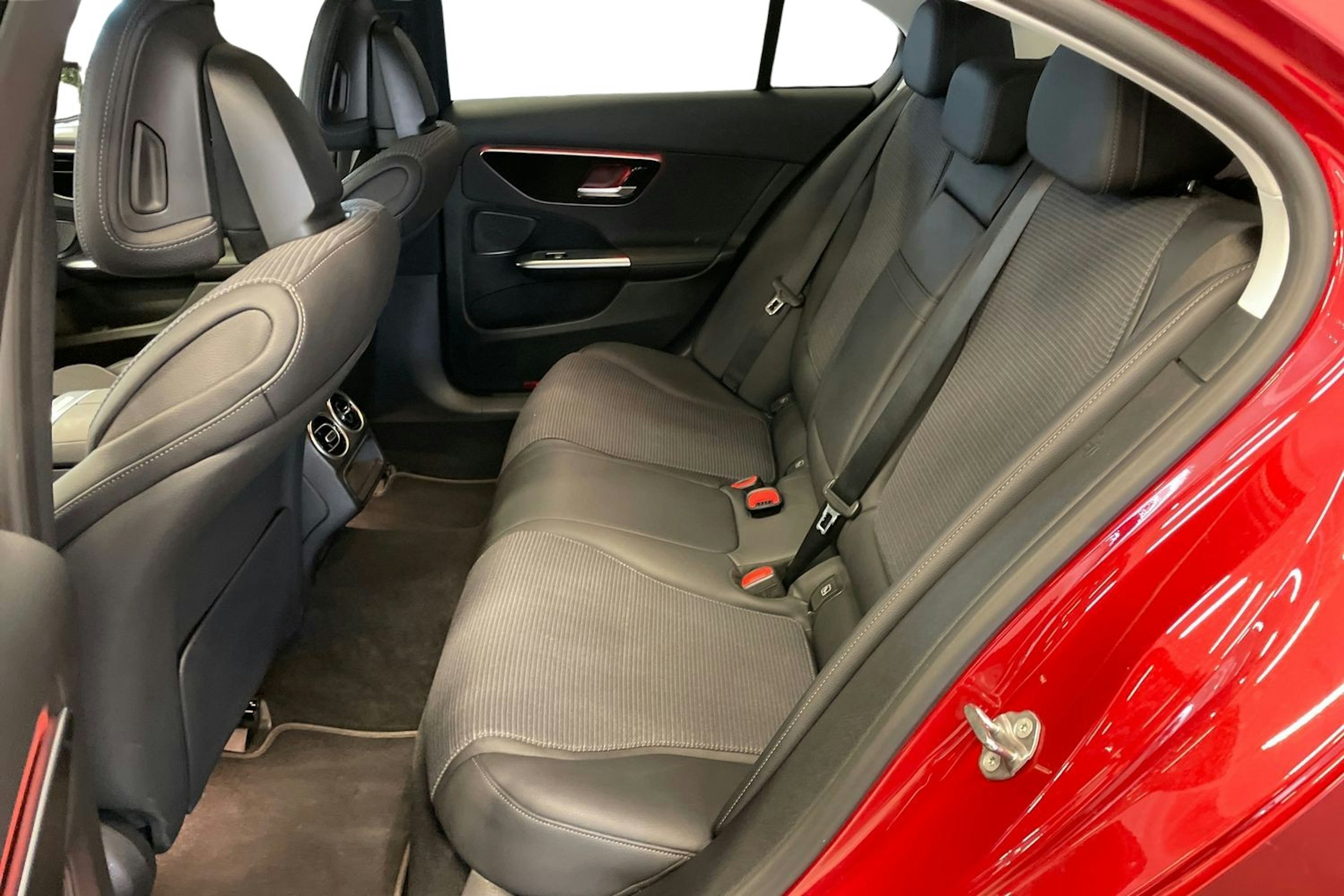 met. punainen Mercedes-Benz C 2022 kuva 10.