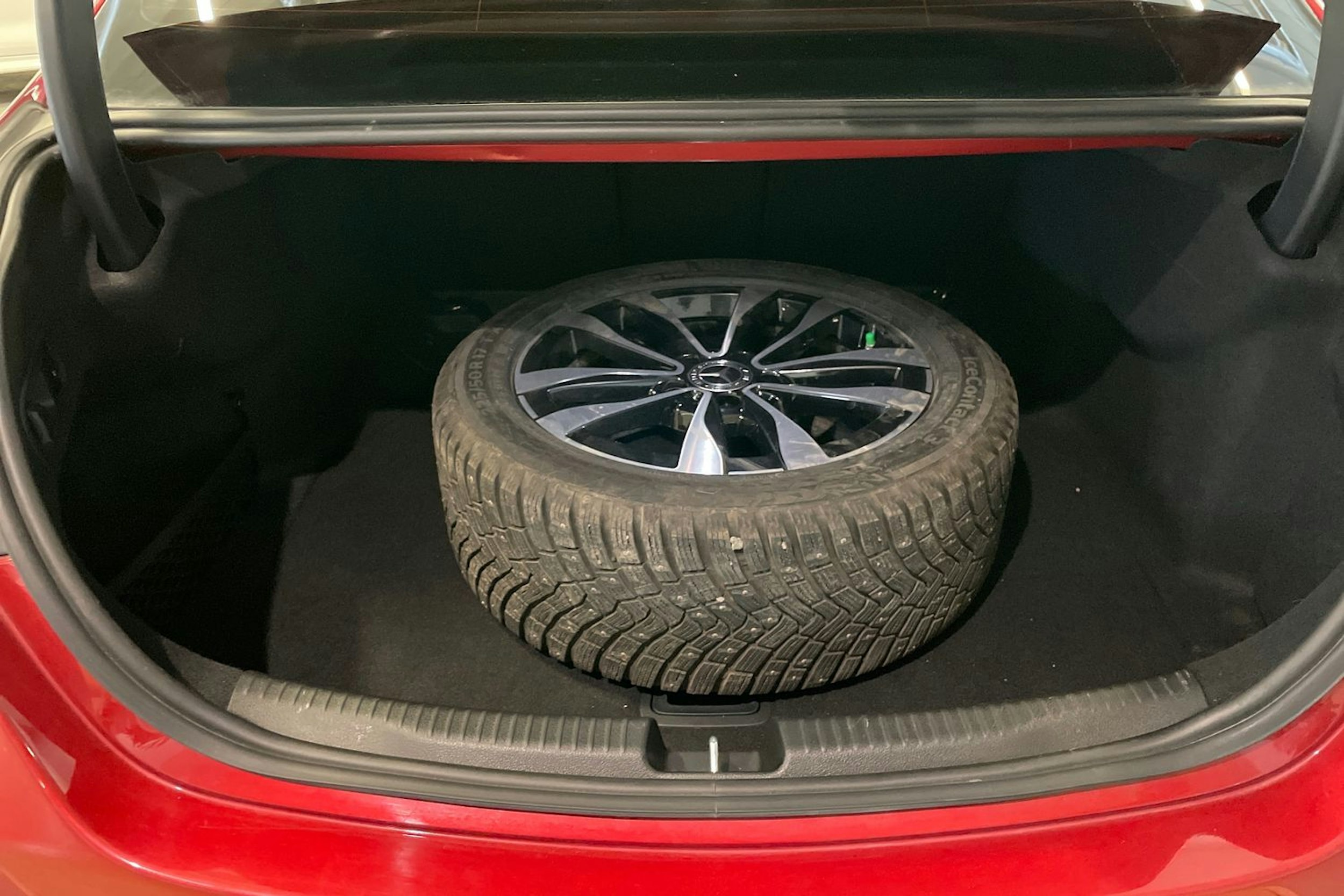 met. punainen Mercedes-Benz C 2022 kuva 14.