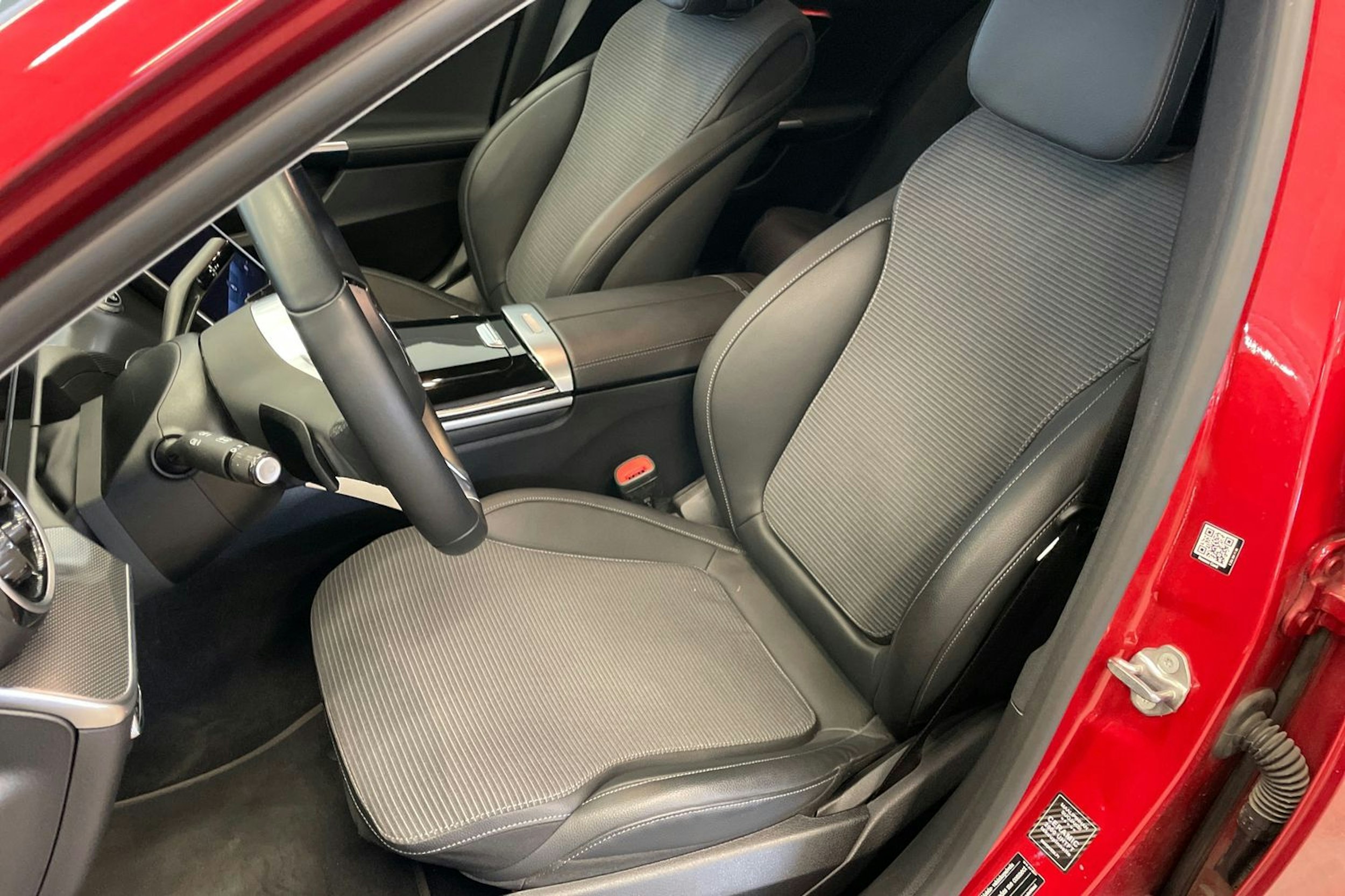 met. punainen Mercedes-Benz C 2022 kuva 15.