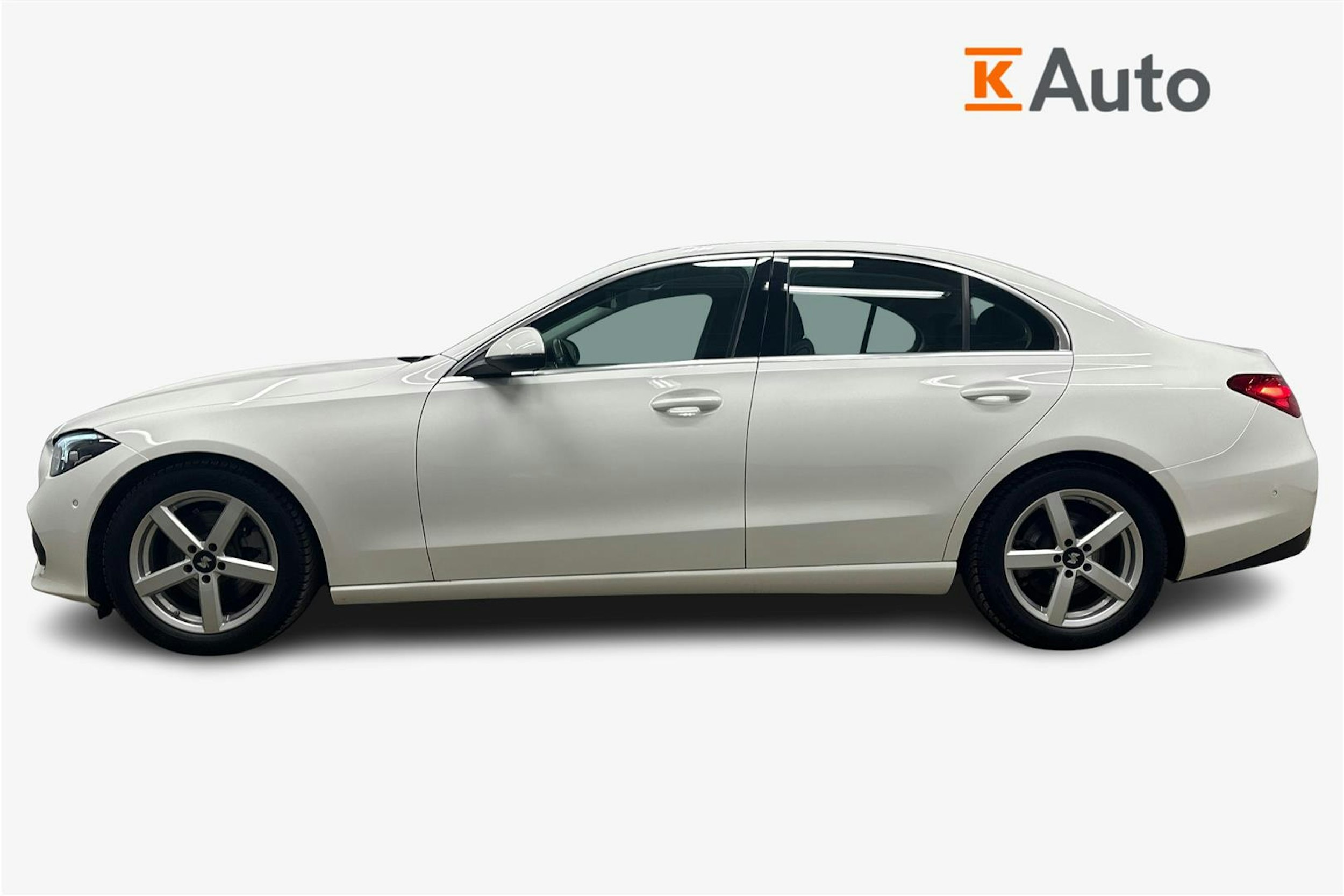 valkoinen Mercedes-Benz C 2022 kuva 5.