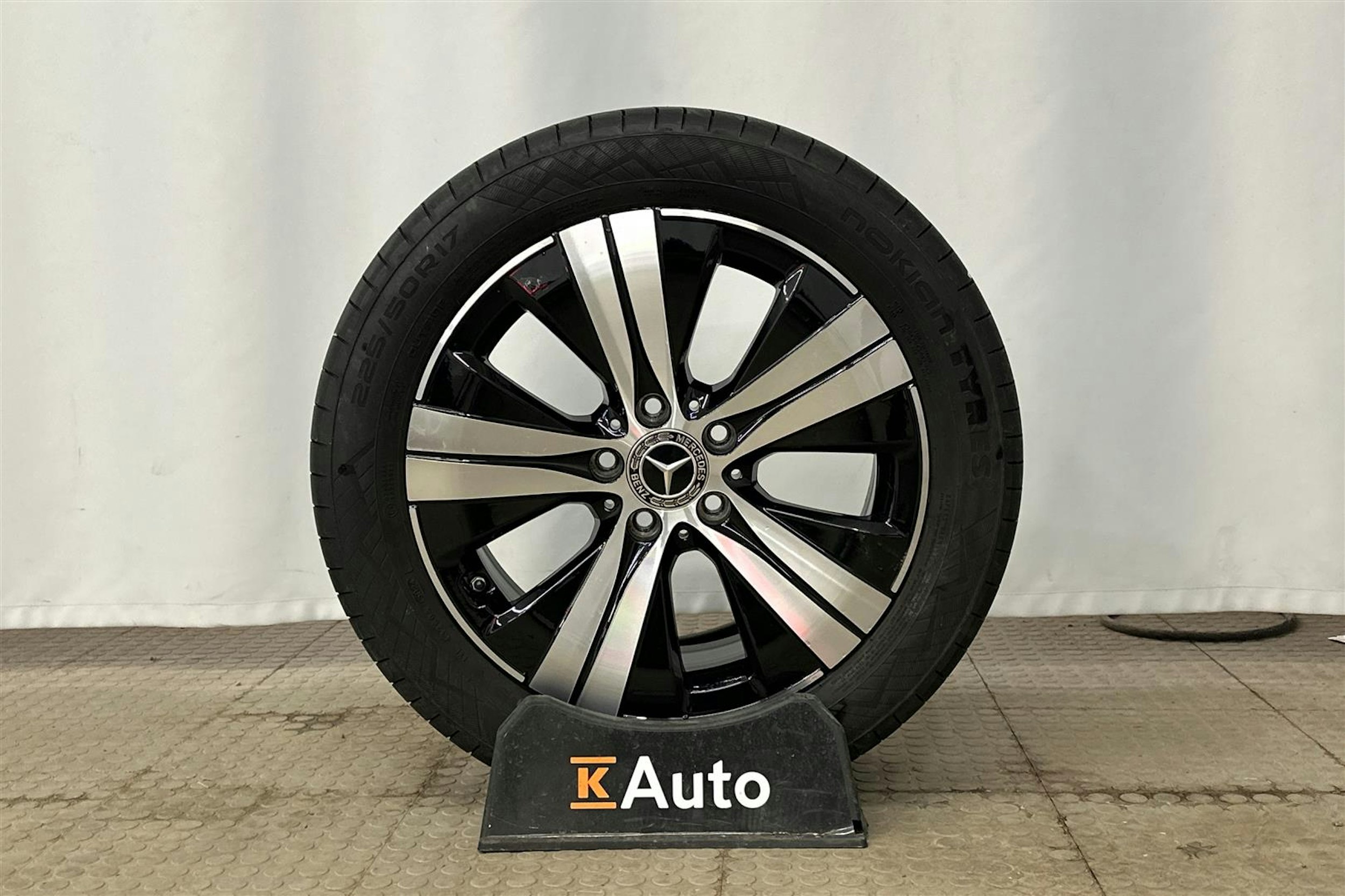 valkoinen Mercedes-Benz C 2022 kuva 10.