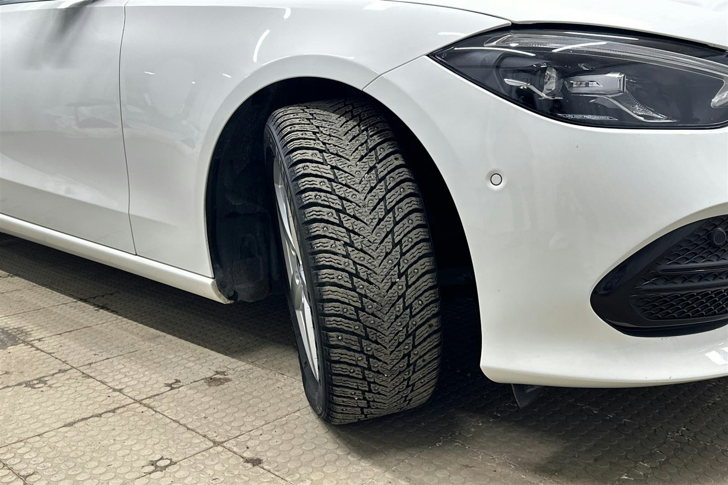 valkoinen Mercedes-Benz C 2022 kuva 12.