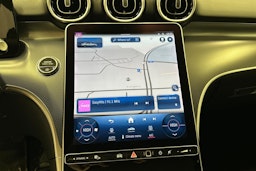 valkoinen Mercedes-Benz C 2022 kuva 16.