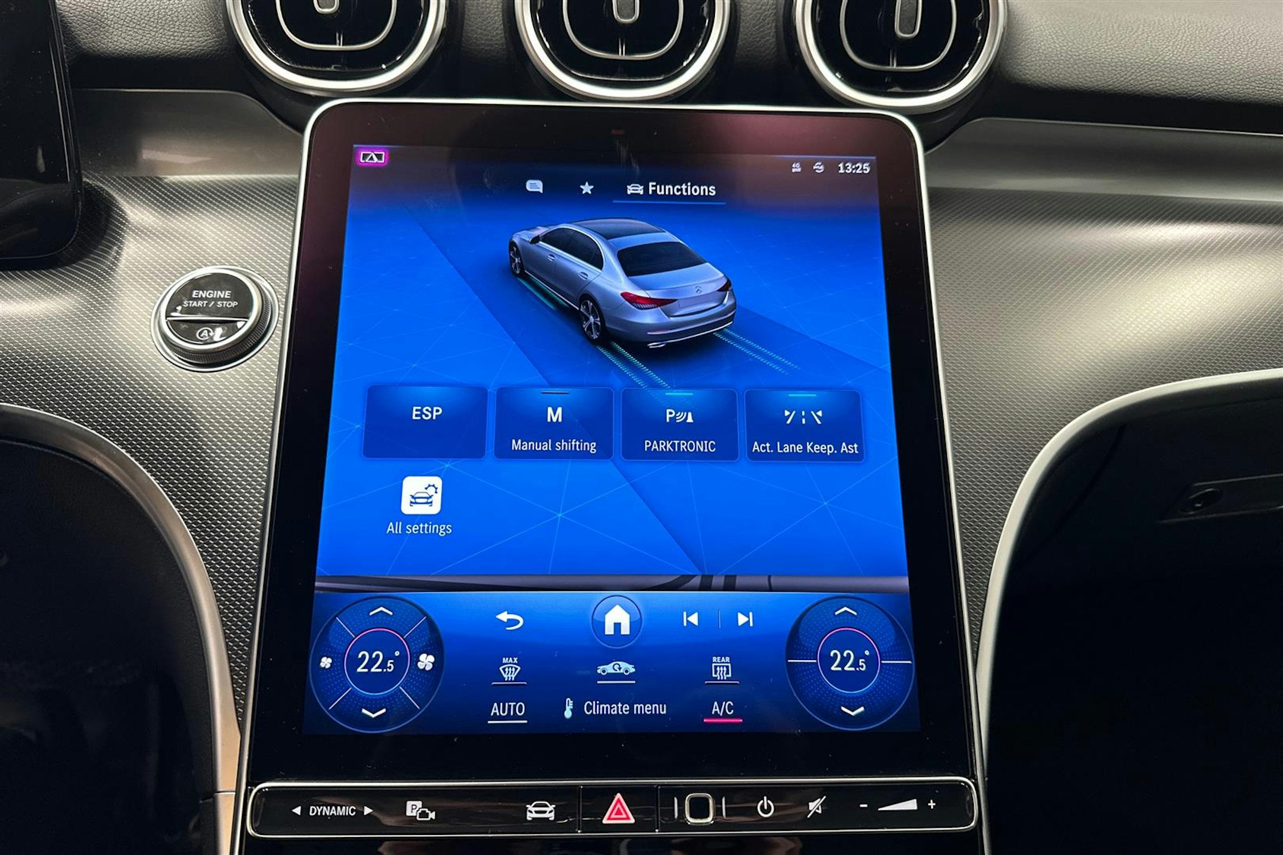 valkoinen Mercedes-Benz C 2022 kuva 20.