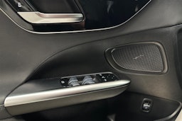 valkoinen Mercedes-Benz C 2022 kuva 21.