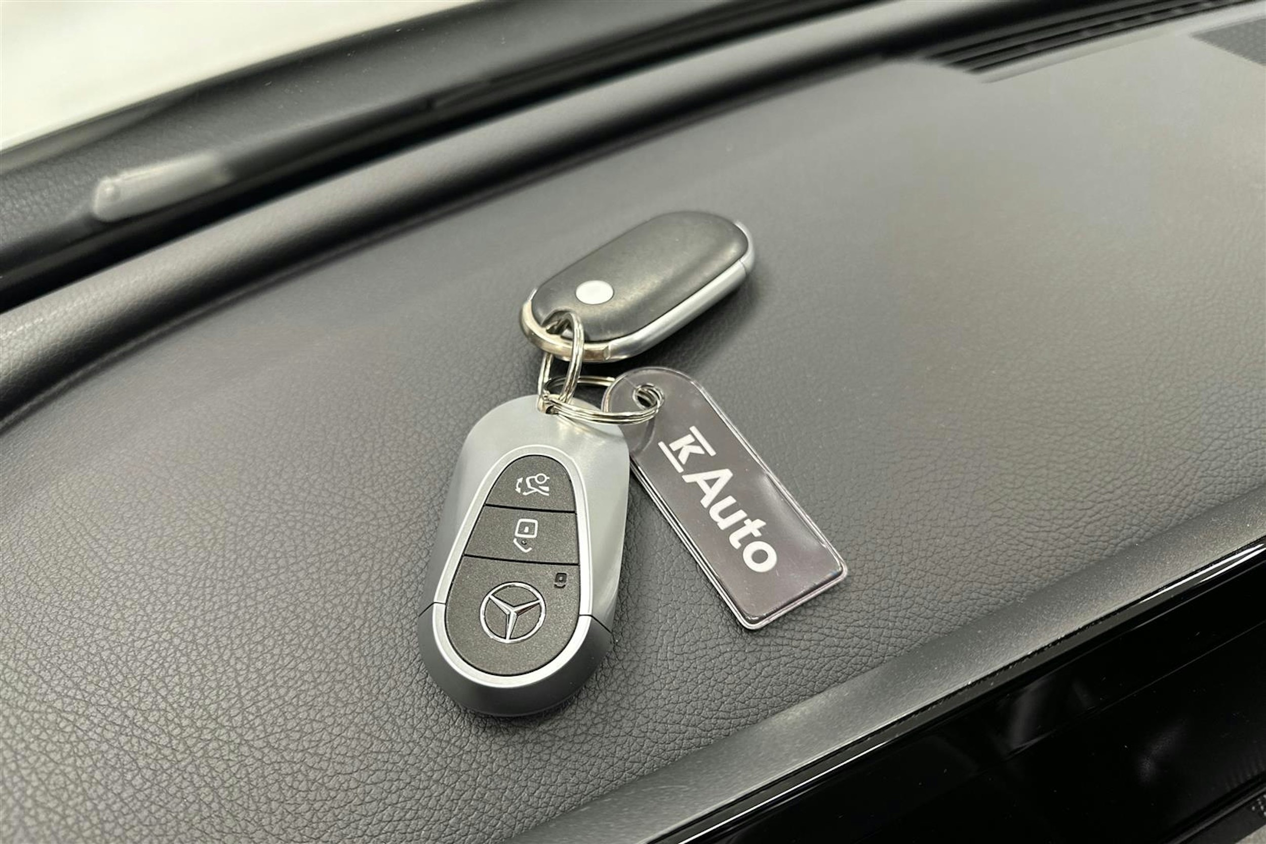 valkoinen Mercedes-Benz C 2022 kuva 25.