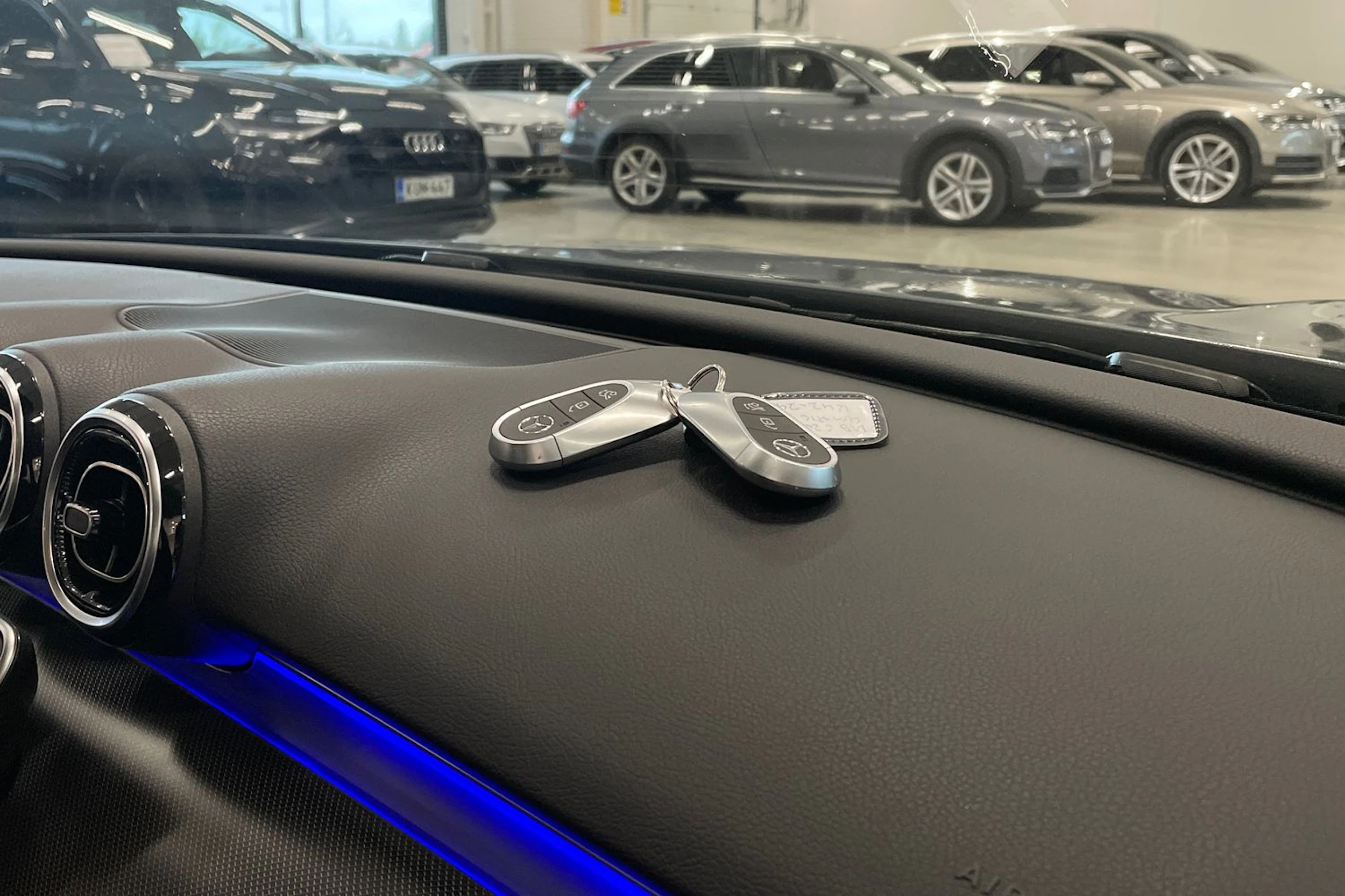met. harmaa Mercedes-Benz C 2022 kuva 38.