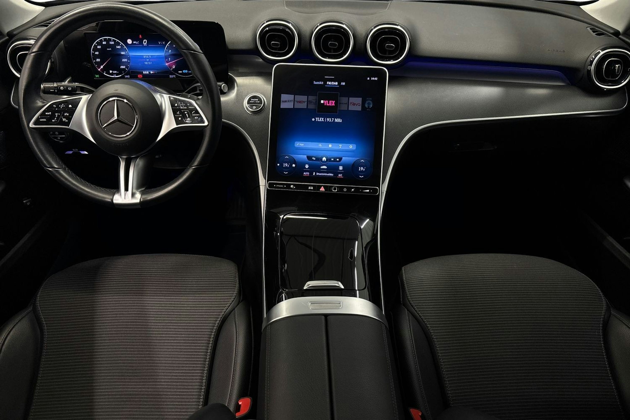 vihreä Mercedes-Benz C 2022 kuva 9.