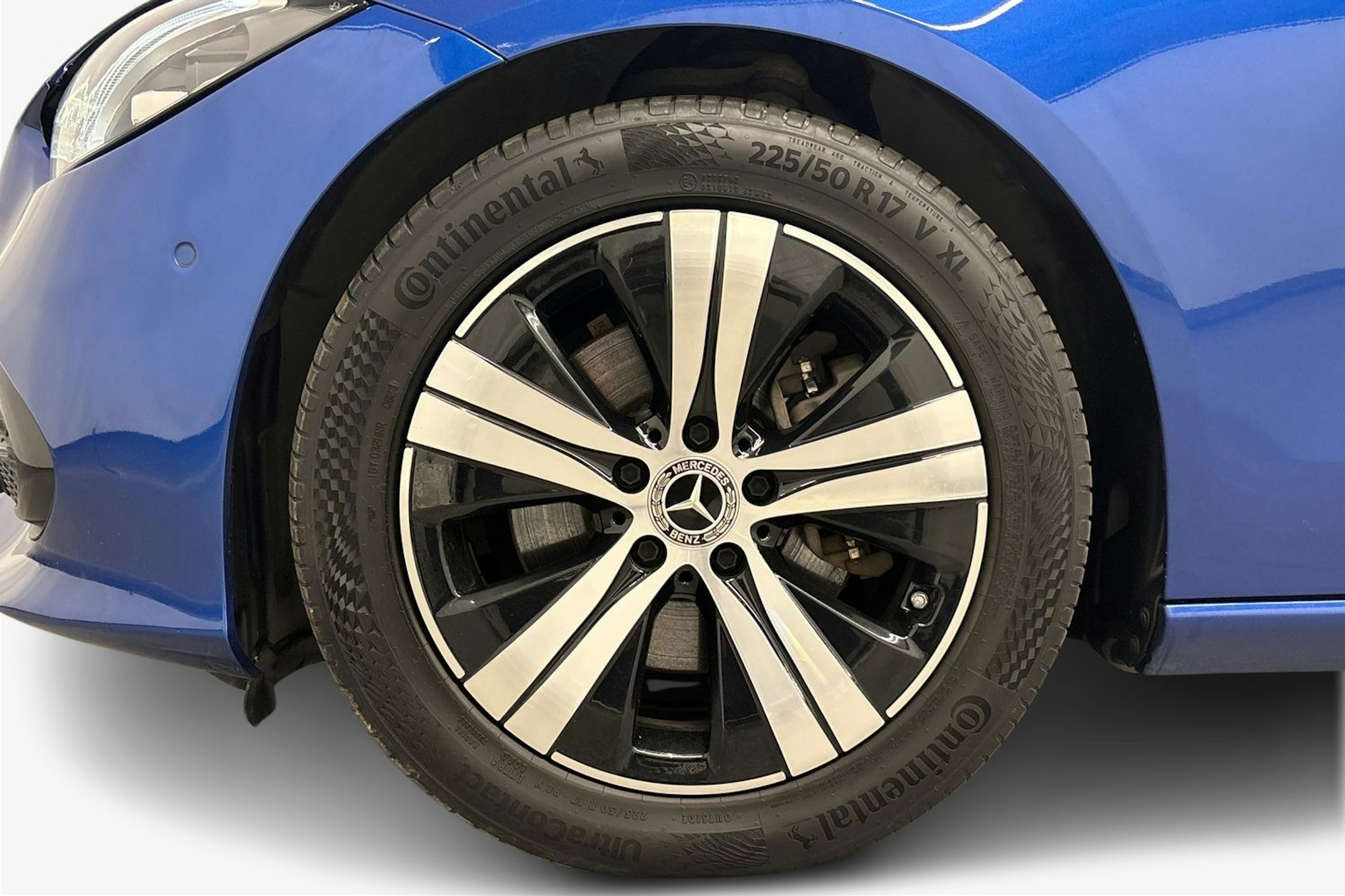 vihreä Mercedes-Benz C 2022 kuva 11.