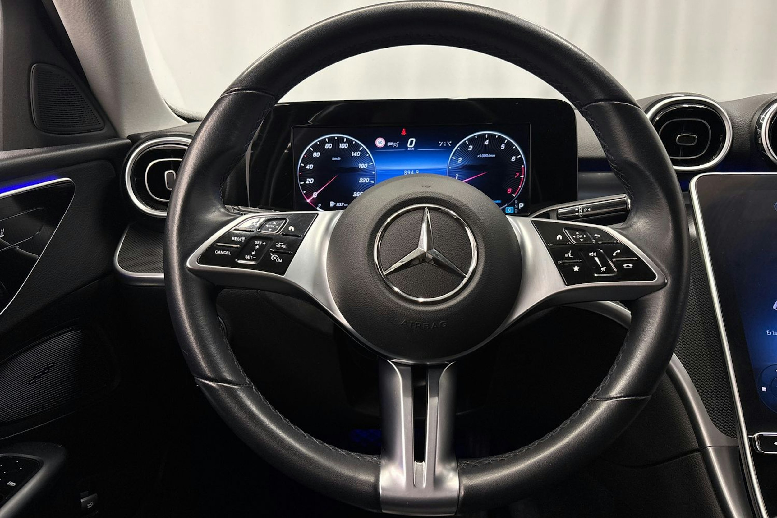 vihreä Mercedes-Benz C 2022 kuva 21.