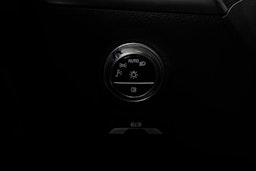vihreä Mercedes-Benz C 2022 kuva 24.