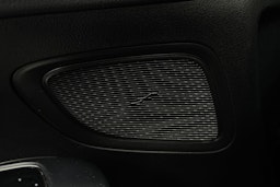 vihreä Mercedes-Benz C 2022 kuva 31.