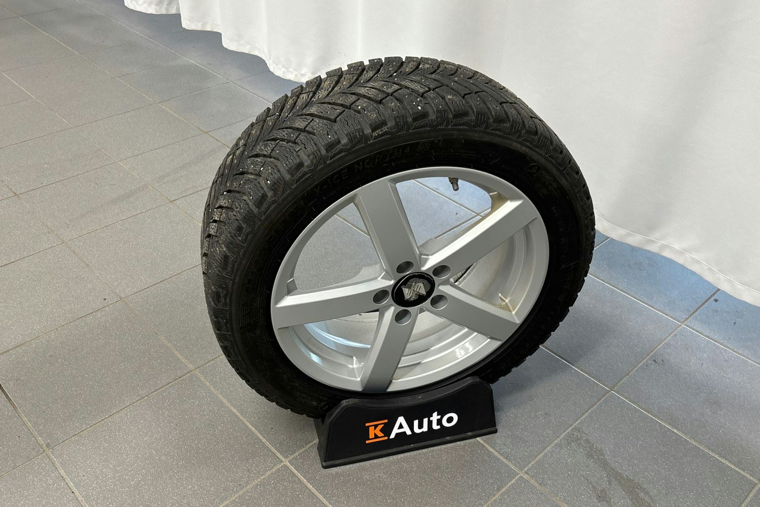 vihreä Mercedes-Benz C 2022 kuva 33.