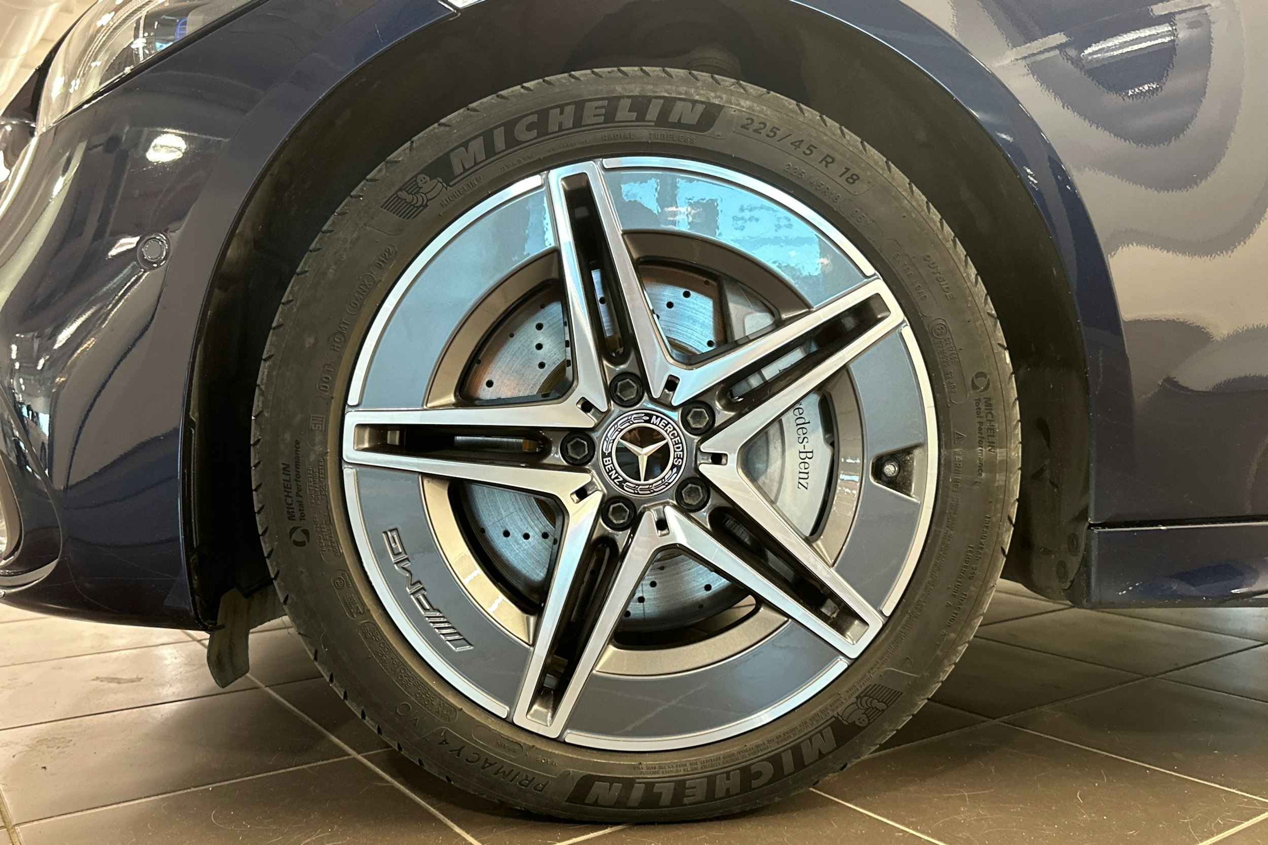 sininen Mercedes-Benz C 2022 kuva 11.