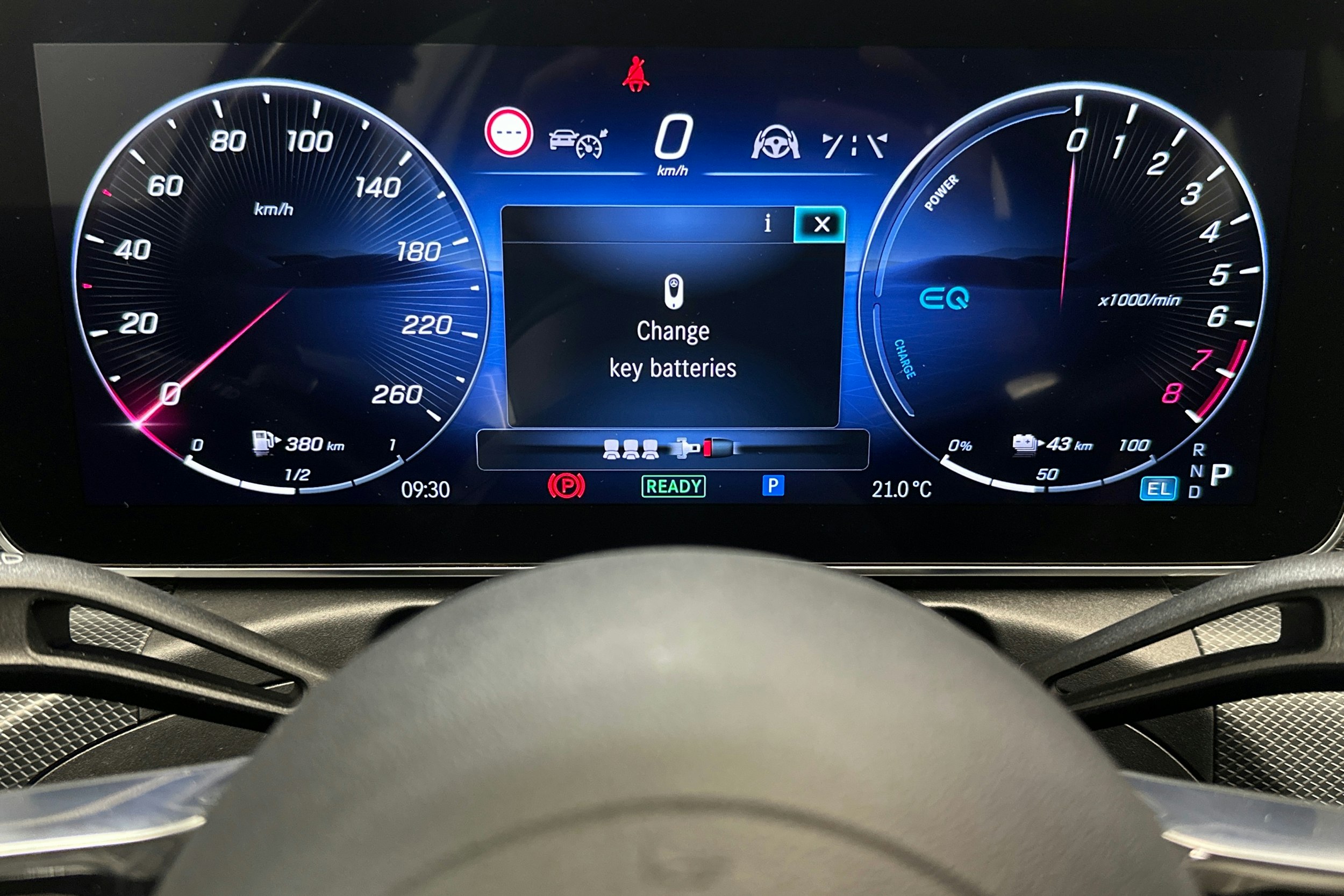 sininen Mercedes-Benz C 2022 kuva 18.