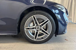 sininen Mercedes-Benz C 2022 kuva 10.