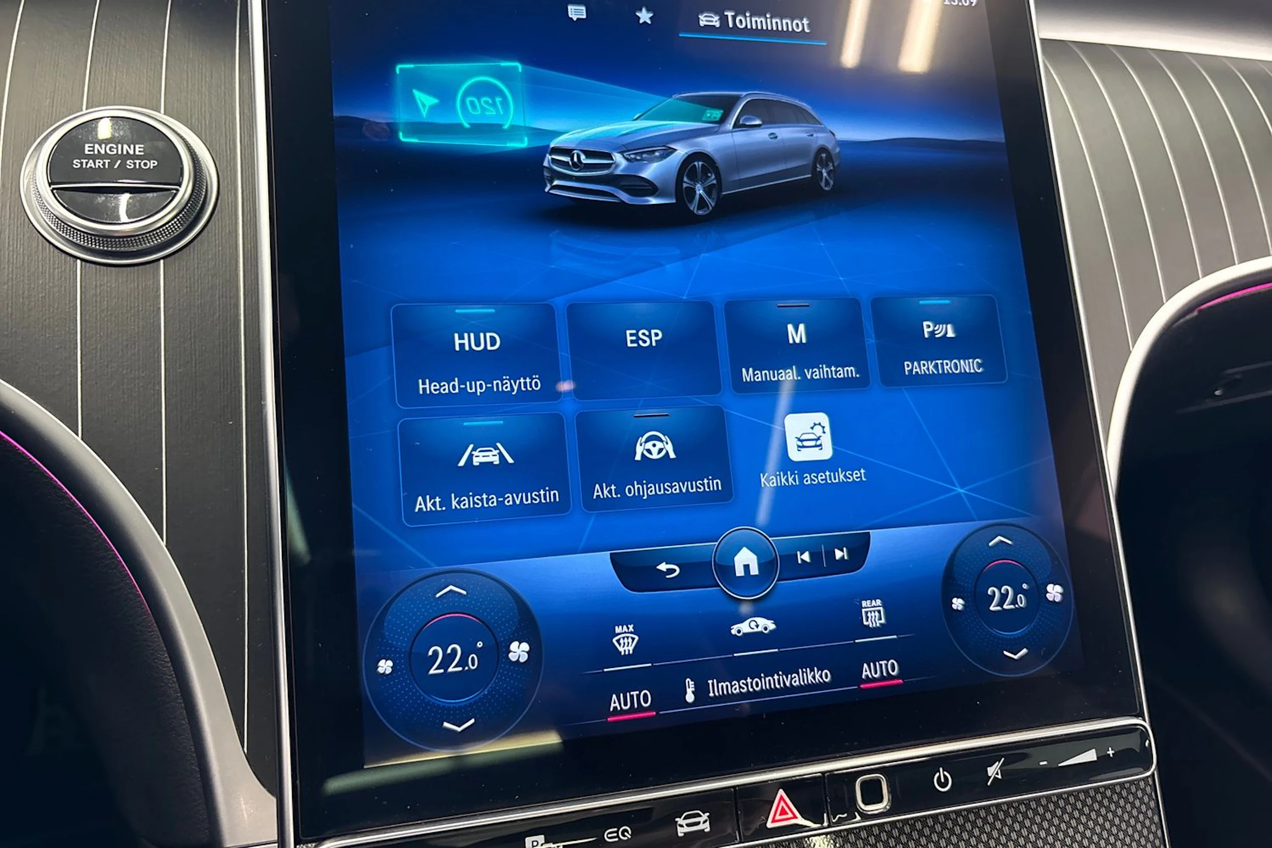 sininen Mercedes-Benz C 2022 kuva 16.