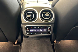 sininen Mercedes-Benz C 2022 kuva 26.
