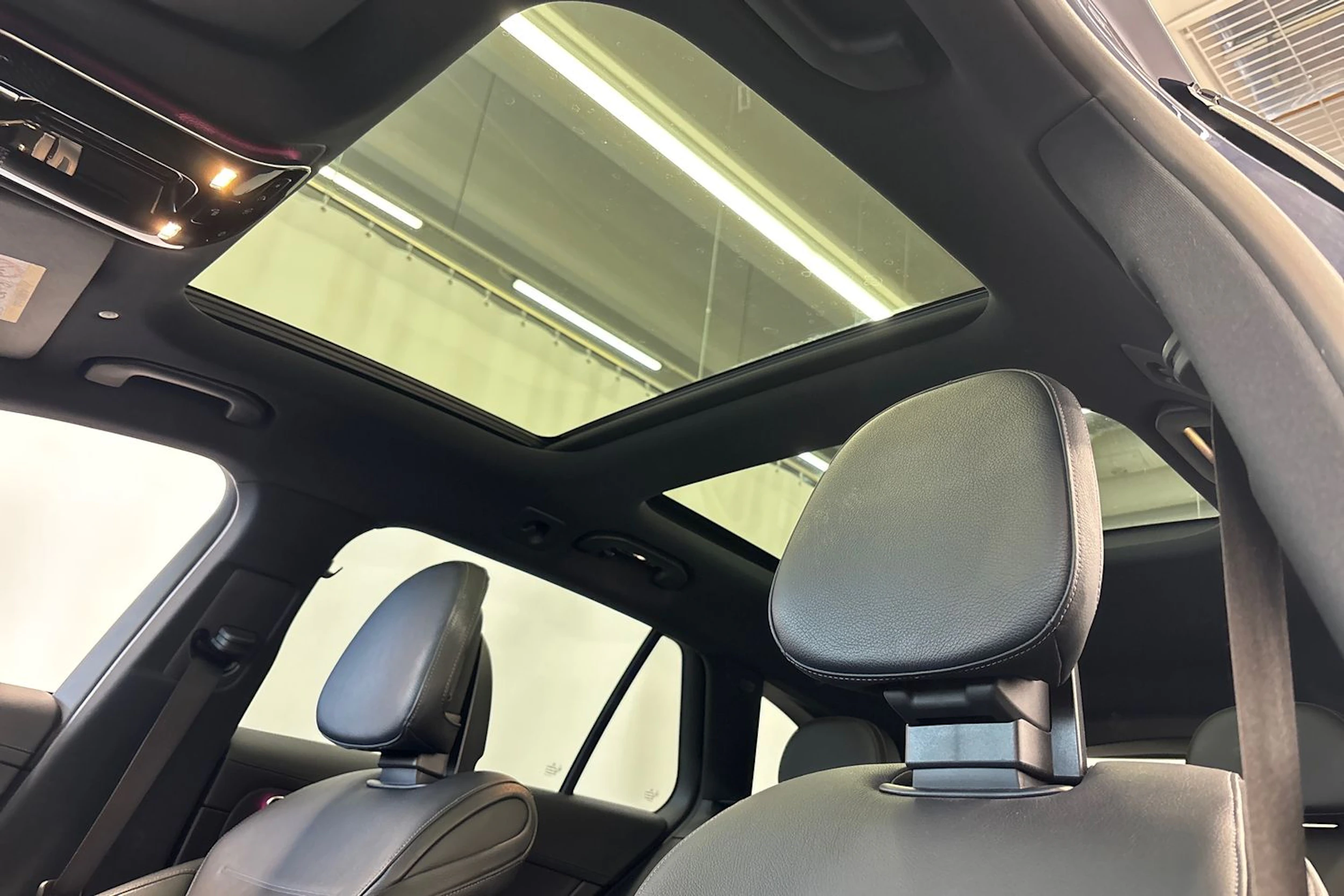 sininen Mercedes-Benz C 2022 kuva 27.