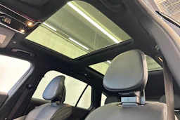 sininen Mercedes-Benz C 2022 kuva 27.