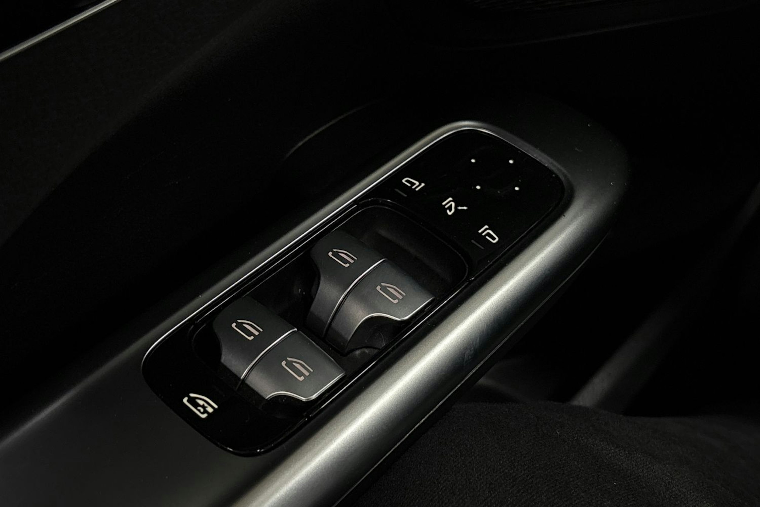 Harmaa Mercedes-Benz C 2022 kuva 23.