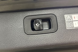 Harmaa Mercedes-Benz C 2022 kuva 27.