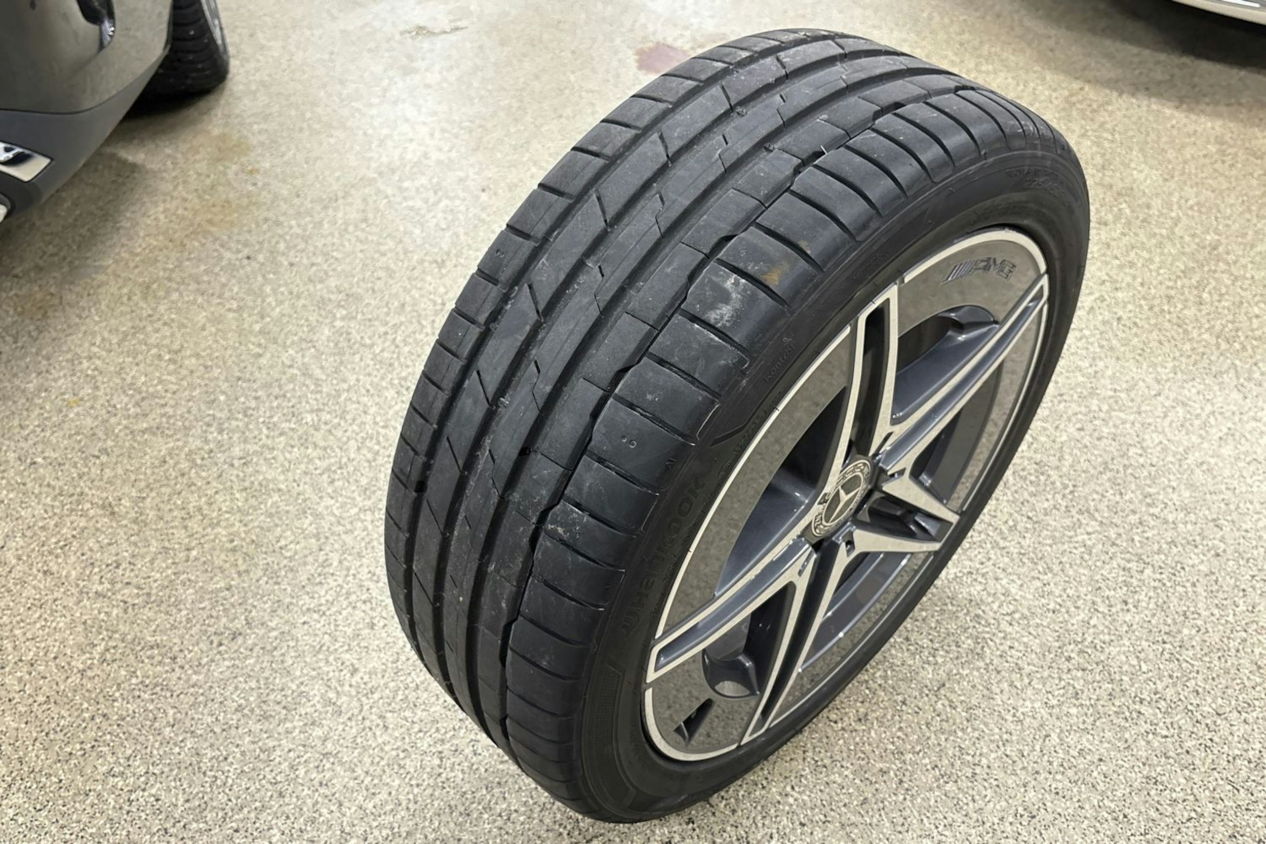 Harmaa Mercedes-Benz C 2022 kuva 30.