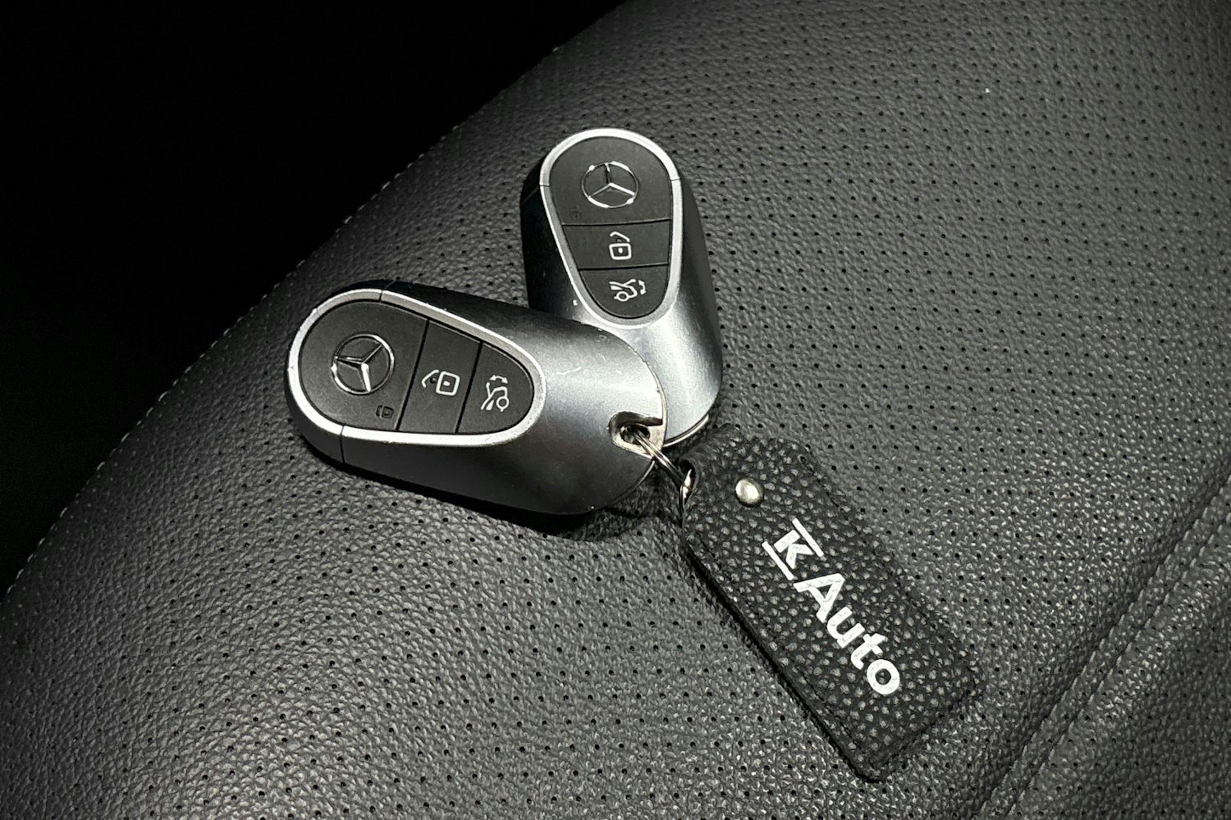 Harmaa Mercedes-Benz C 2022 kuva 32.