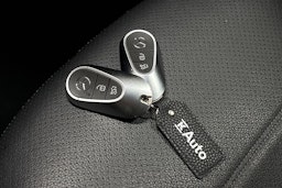 Harmaa Mercedes-Benz C 2022 kuva 32.