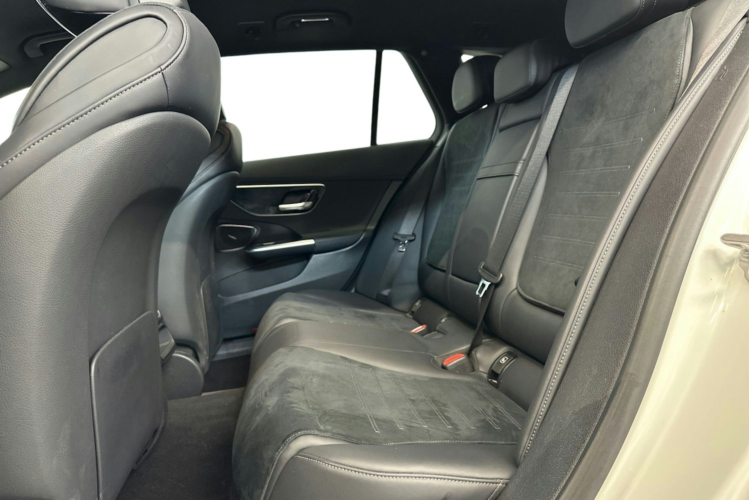 valkoinen Mercedes-Benz C 2022 kuva 10.