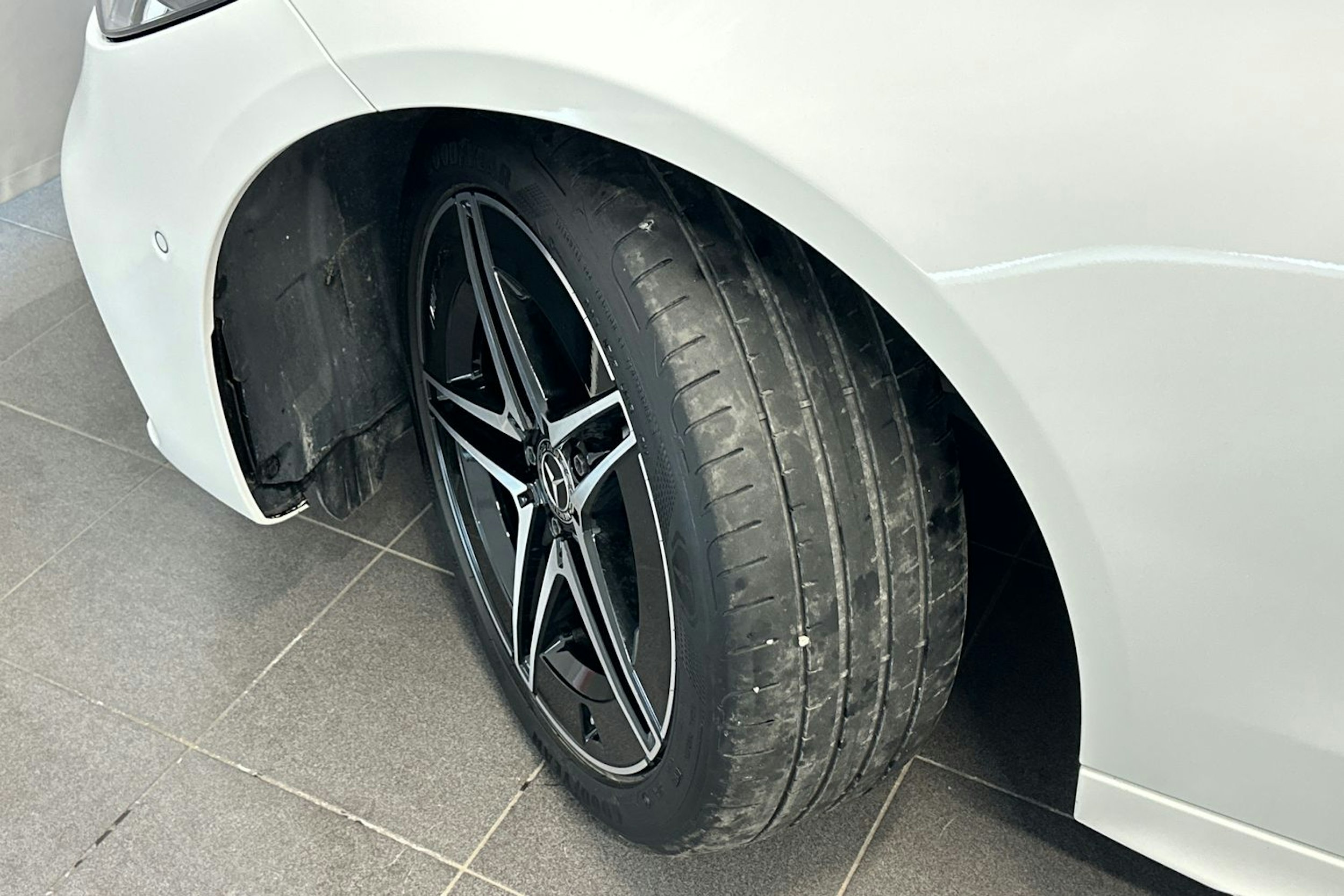 valkoinen Mercedes-Benz C 2022 kuva 13.