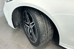 valkoinen Mercedes-Benz C 2022 kuva 13.