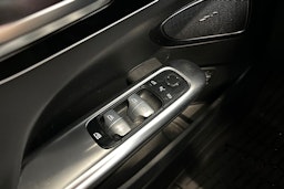 valkoinen Mercedes-Benz C 2022 kuva 17.