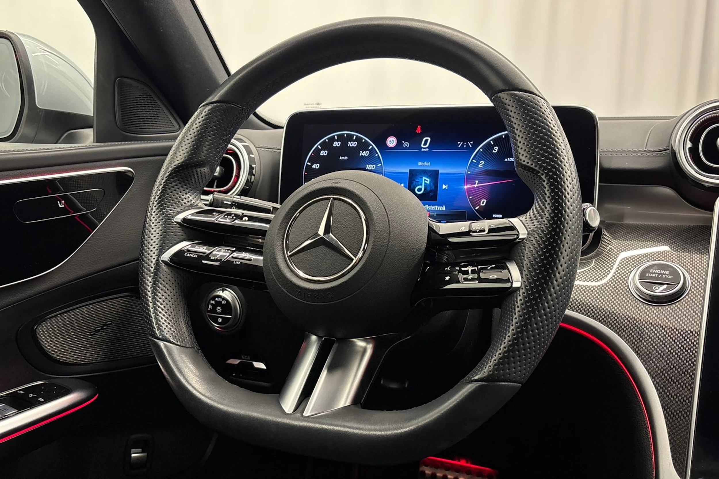 harmaa Mercedes-Benz C 2022 kuva 13.