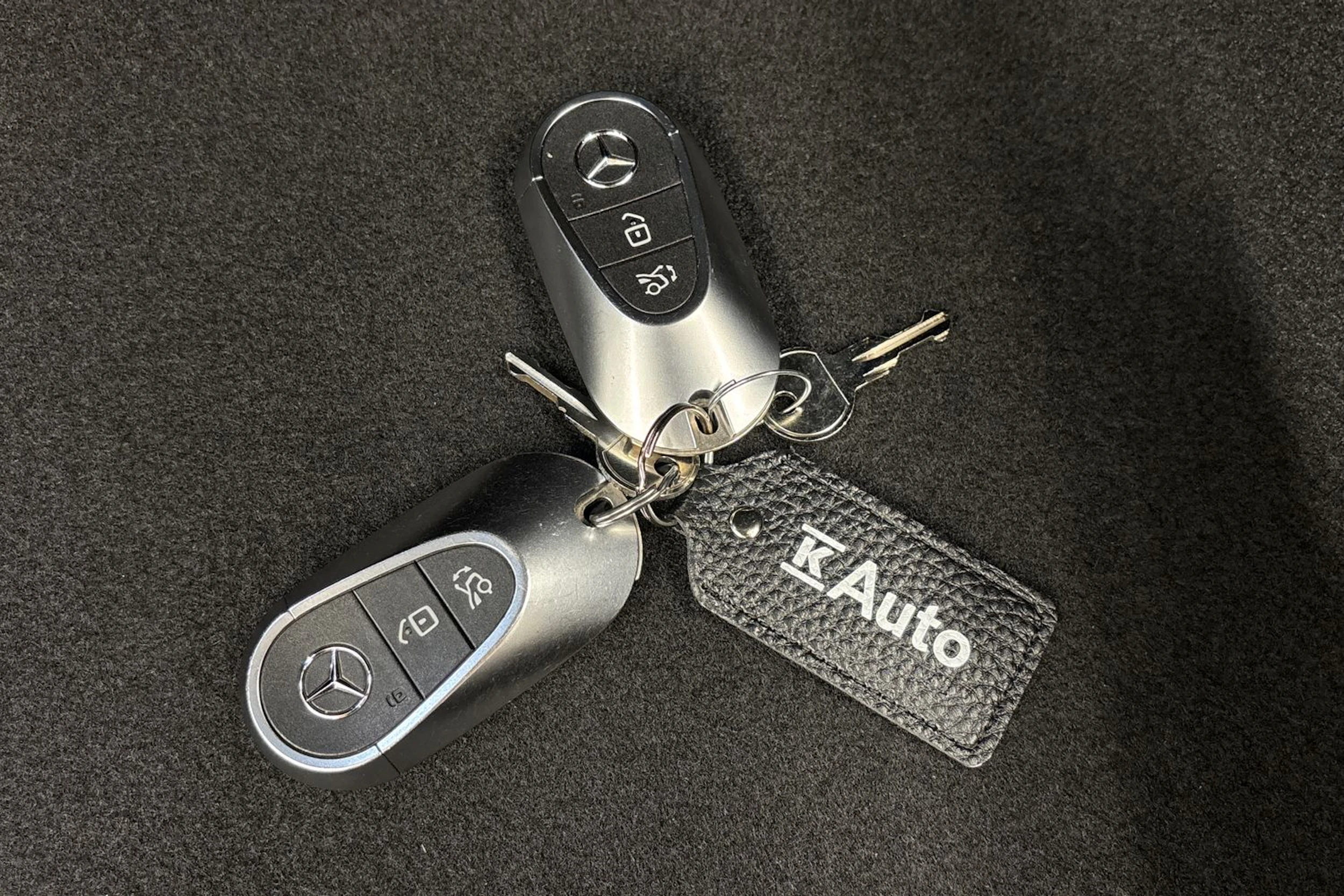 harmaa Mercedes-Benz C 2022 kuva 24.