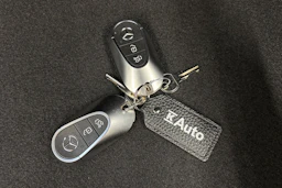 harmaa Mercedes-Benz C 2022 kuva 24.