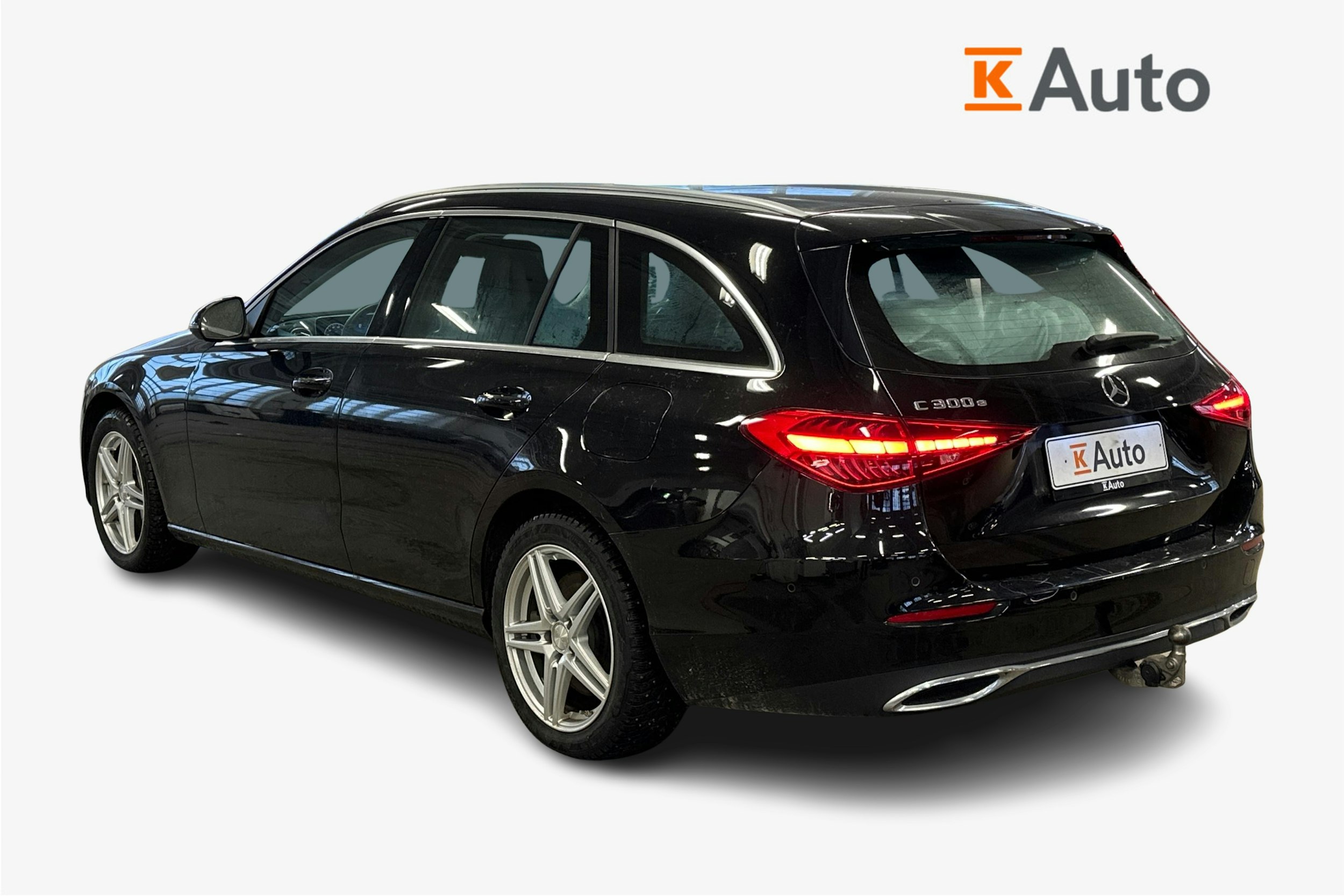 musta Mercedes-Benz C 2023 kuva 2.