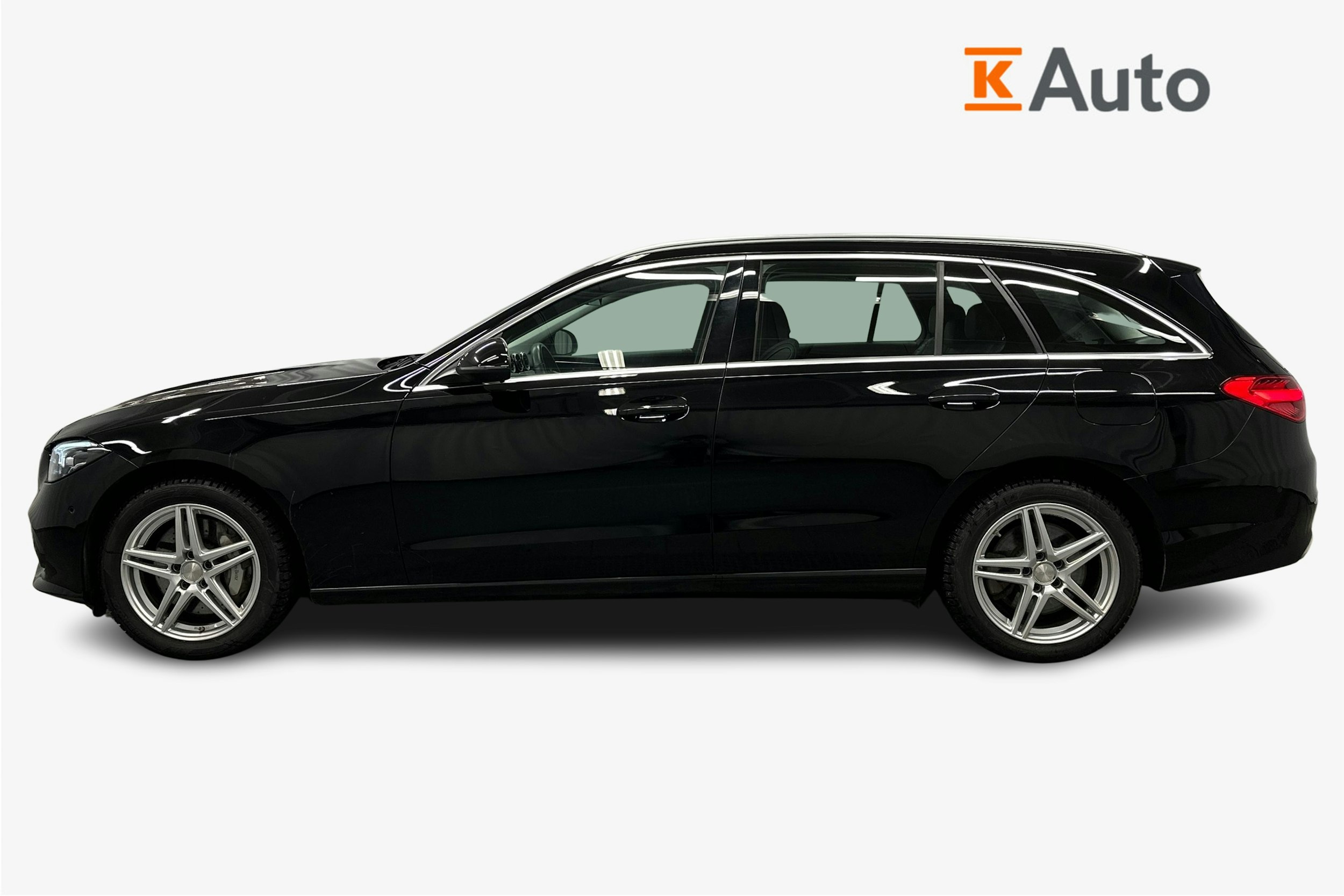 musta Mercedes-Benz C 2023 kuva 6.