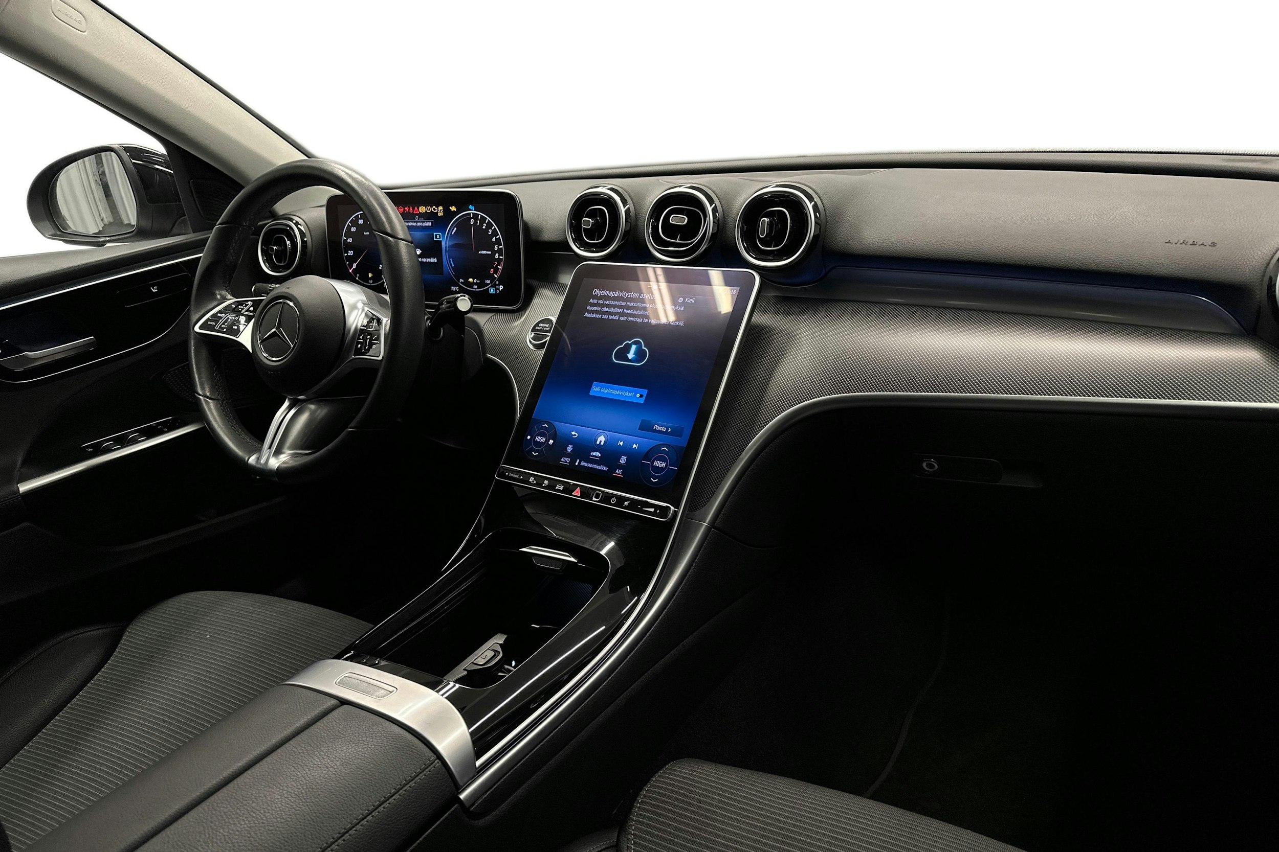 musta Mercedes-Benz C 2023 kuva 9.
