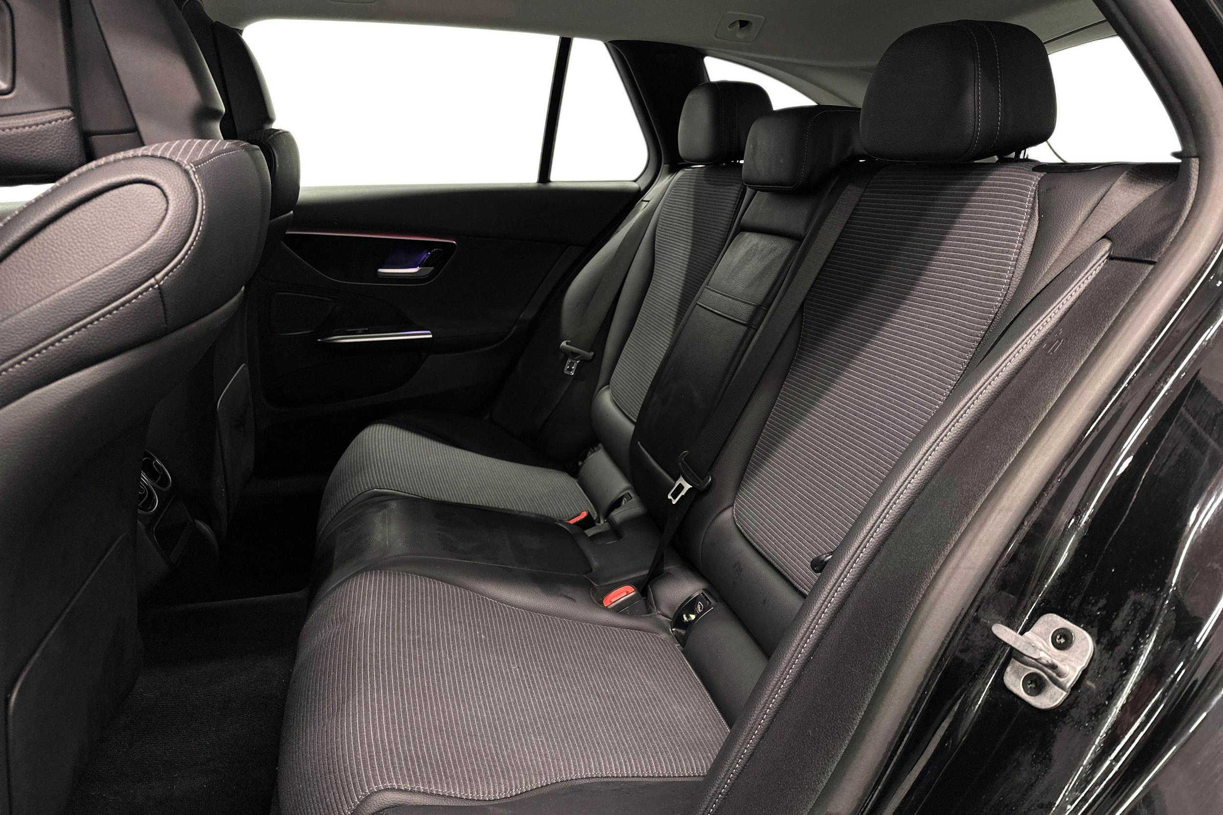 musta Mercedes-Benz C 2023 kuva 10.