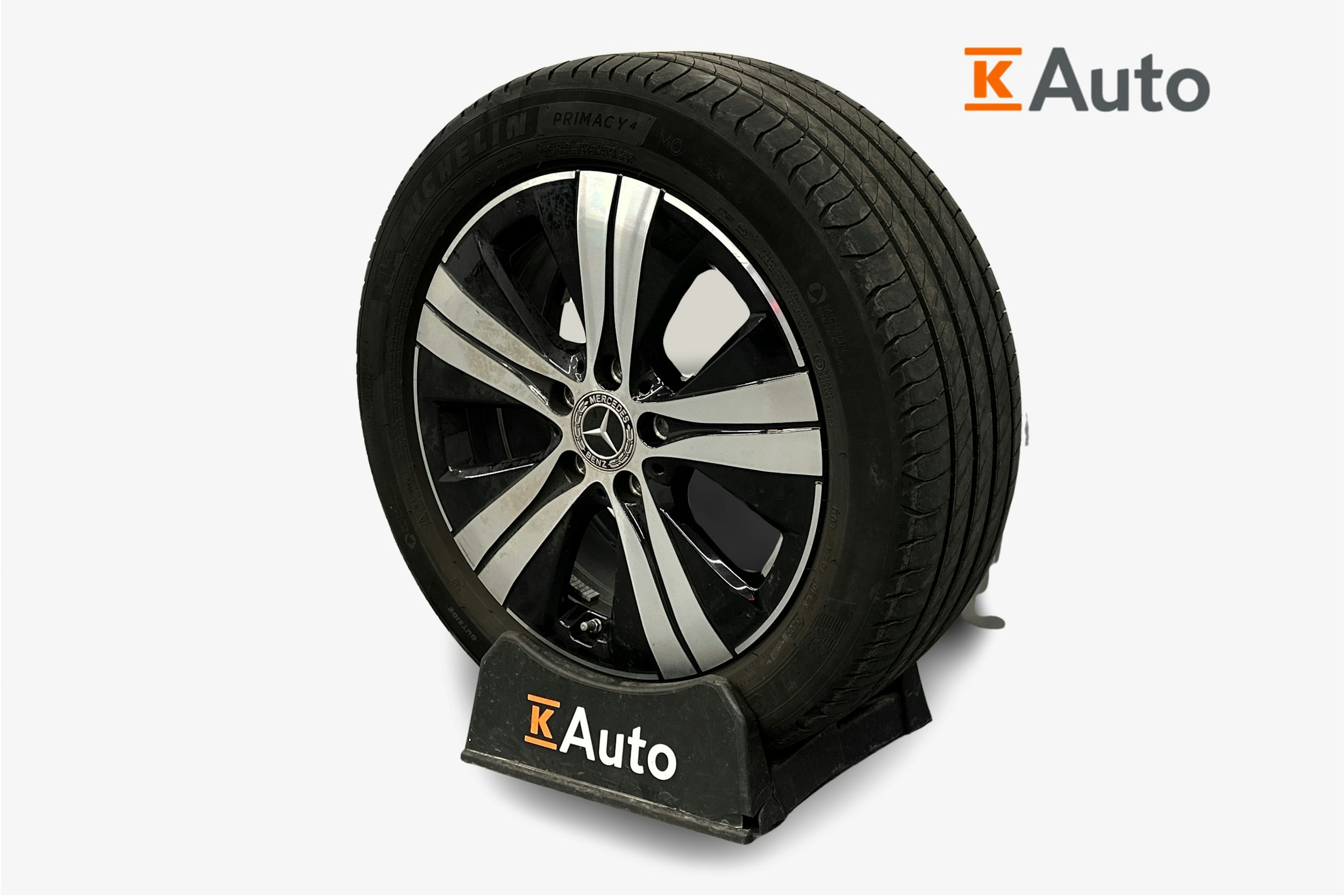 musta Mercedes-Benz C 2023 kuva 11.