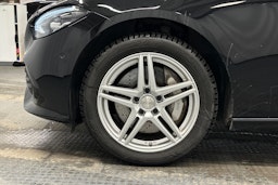 musta Mercedes-Benz C 2023 kuva 13.