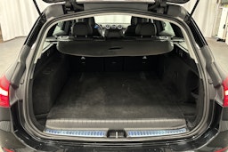 musta Mercedes-Benz C 2023 kuva 14.