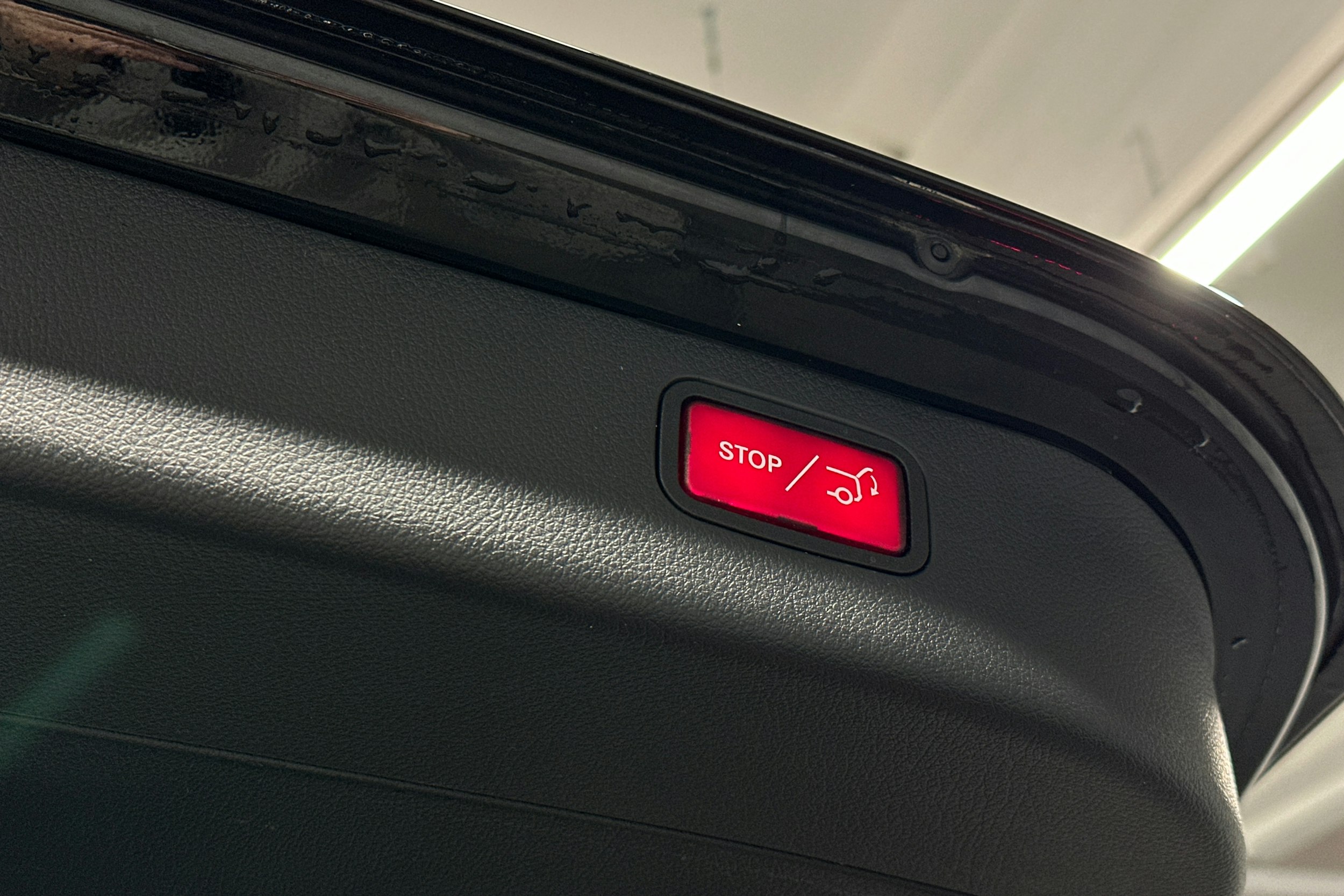 musta Mercedes-Benz C 2023 kuva 15.