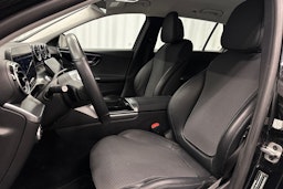 musta Mercedes-Benz C 2023 kuva 17.