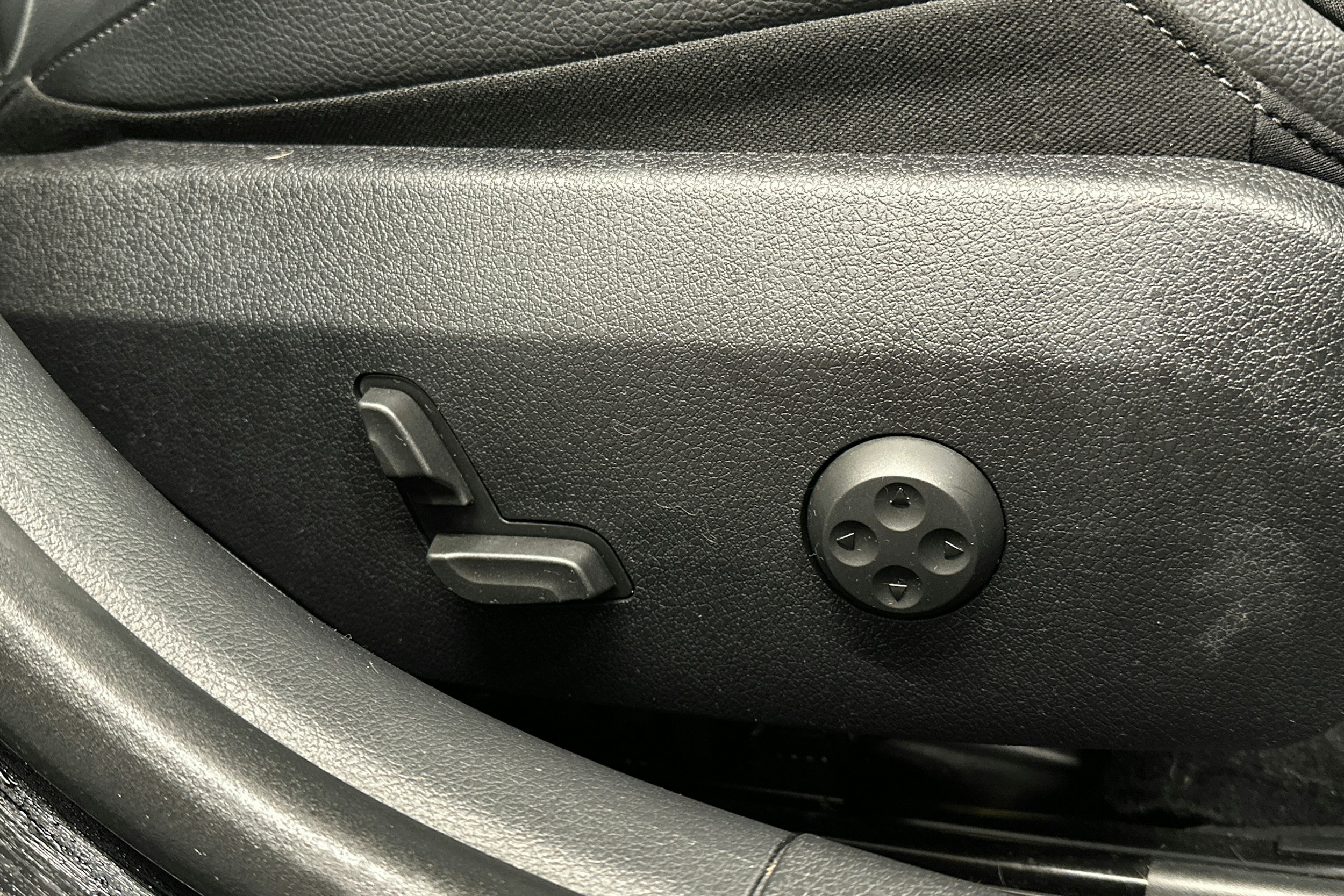 musta Mercedes-Benz C 2023 kuva 19.